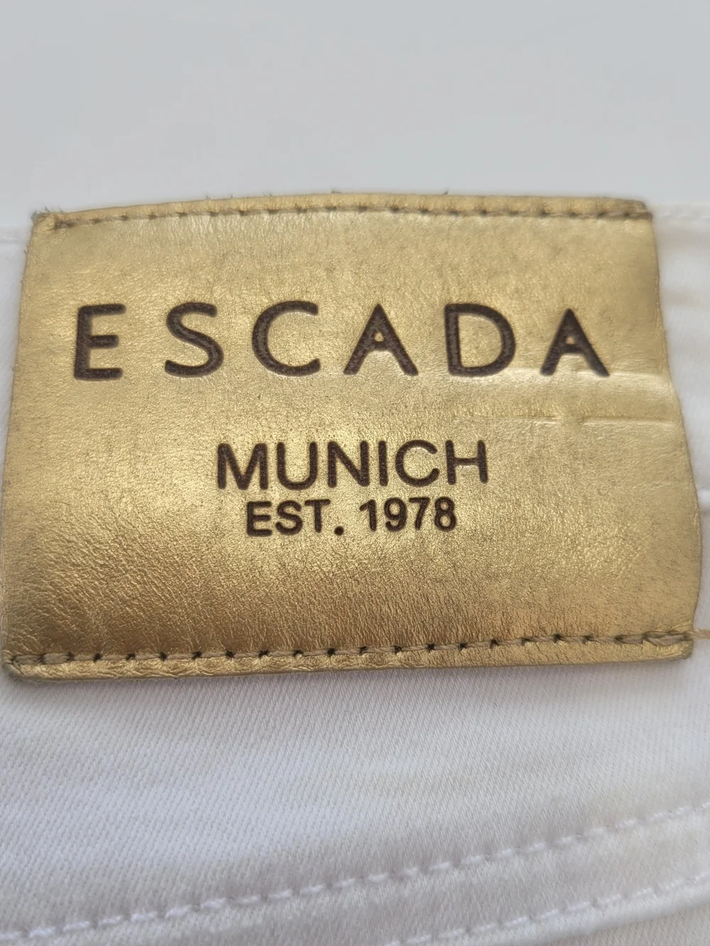 Escada Women's White Slim Jeans Size 32
